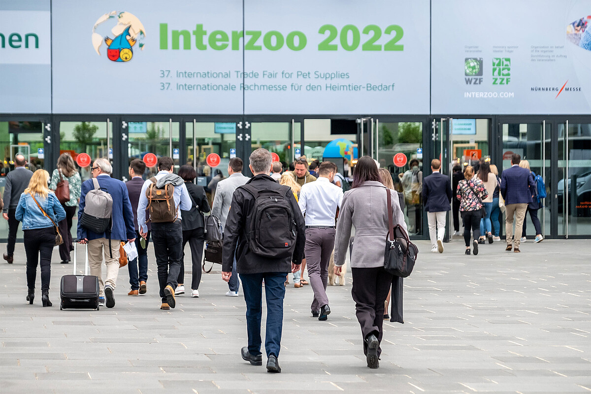 Weltleitmesse-Interzoo-Eingang-2022-Thomas-Geiger-2400x1600px.jpg